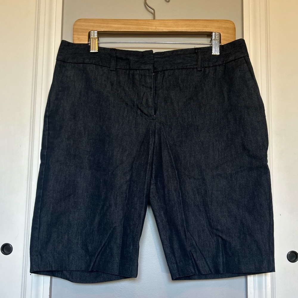 41. Van Heusen Navy Bermuda Shorts Tailored Structured Design